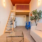 Pour Deux En Mezzanine Avec Petit Balcon Apartment