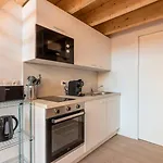 Pour Deux En Mezzanine Avec Petit Balcon 公寓 *
