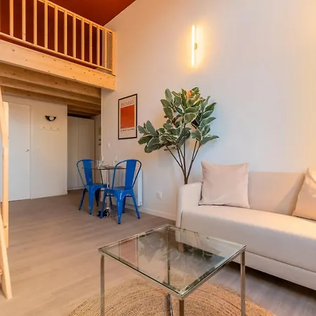 Pour Deux En Mezzanine Avec Petit Balcon *