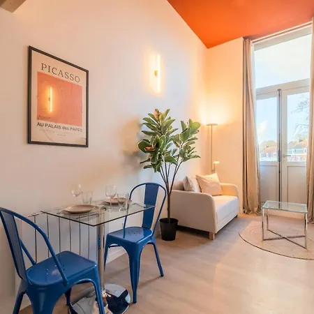 Pour Deux En Mezzanine Avec Petit Balcon Apartment