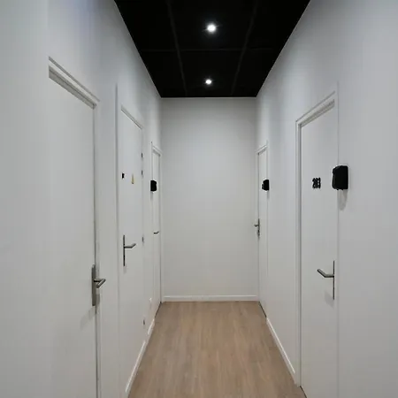 Pour Deux En Mezzanine Avec Petit Balcon شقة *