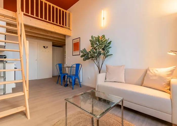 Pour Deux En Mezzanine Avec Petit Balcon *