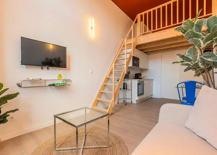 Pour Deux En Mezzanine Avec Petit Balcon * Villeneuve-d'Ascq