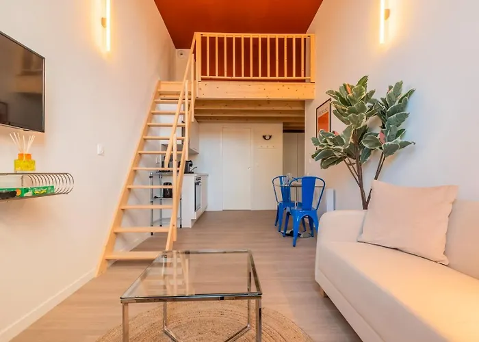 Pour Deux En Mezzanine Avec Petit Balcon Appartement