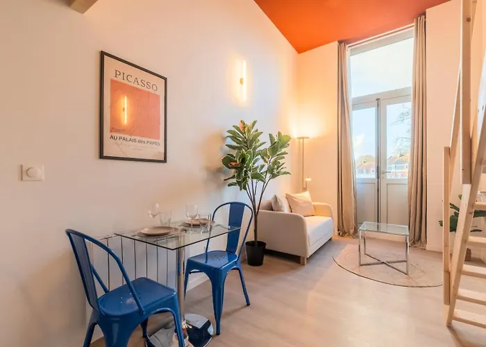 Pour Deux En Mezzanine Avec Petit Balcon Appartement
