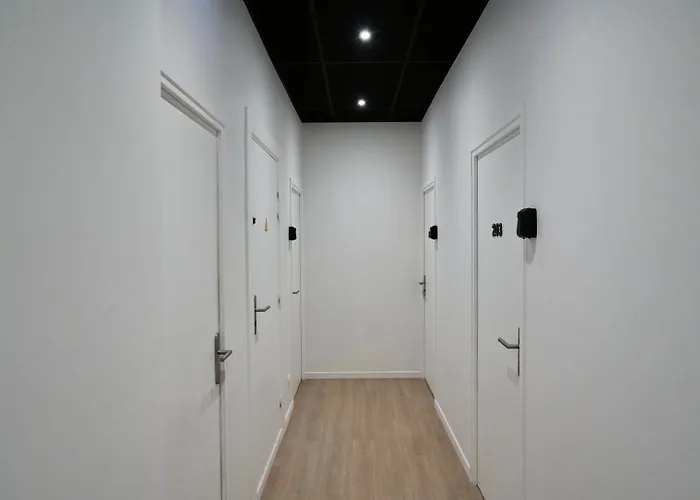 Pour Deux En Mezzanine Avec Petit Balcon Appartement *